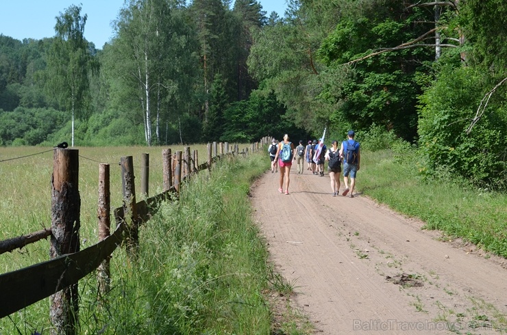 Ceļotāji pārgājienā iepazīst vienu no Latvijas Sv. Jēkaba ceļa skaistākajiem posmiem Vidzemē - no Līgatnes uz Siguldu Ceļotāji pārgājienā iepazīst vienu no Latvijas Sv. Jēkaba ceļa skaistākajiem posmiem Vidzemē - no Līgatnes uz Siguldu 285637