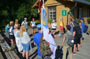 Ceļotāji pārgājienā iepazīst vienu no Latvijas Sv. Jēkaba ceļa skaistākajiem posmiem Vidzemē