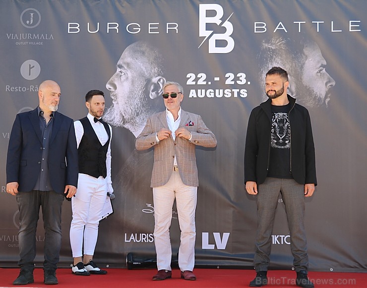 Viktors Ravdive un Lauris Aleksejevs aicina uz «Burger Battle» jaunajā «Via Jurmala Outlet Village» Viktors Ravdive un Lauris Aleksejevs aicina uz «Burger Battle» jaunajā «Via Jurmala Outlet Village» 286398