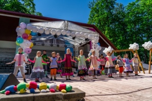 Balvos lustīgi svin pilsētas svētkus 