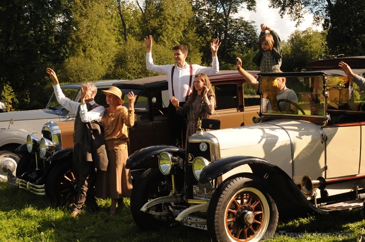 2020. gada 25. jūlijā no Rīgas Motormuzeja uz Cēsīm startēja retro auto parāde 2020. gada 25. jūlijā no Rīgas Motormuzeja uz Cēsīm startēja retro auto parāde