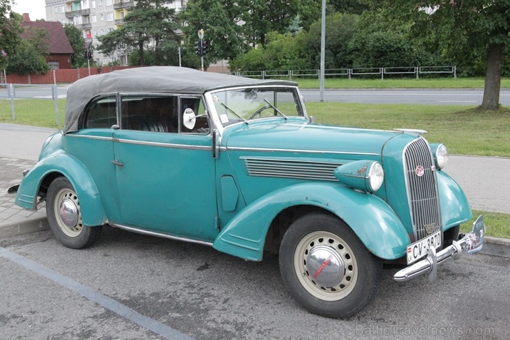 2020. gada 25. jūlijā no Rīgas Motormuzeja uz Cēsīm startēja retro auto parāde 2020. gada 25. jūlijā no Rīgas Motormuzeja uz Cēsīm startēja retro auto parāde