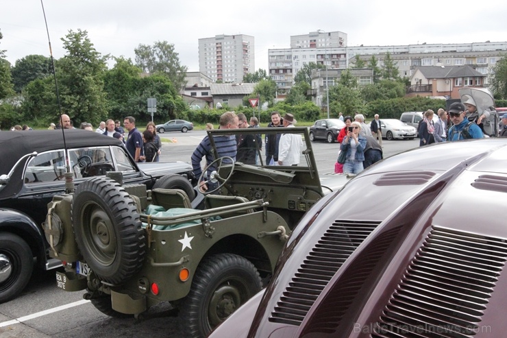 2020. gada 25. jūlijā no Rīgas Motormuzeja uz Cēsīm startēja retro auto parāde 2020. gada 25. jūlijā no Rīgas Motormuzeja uz Cēsīm startēja retro auto parāde