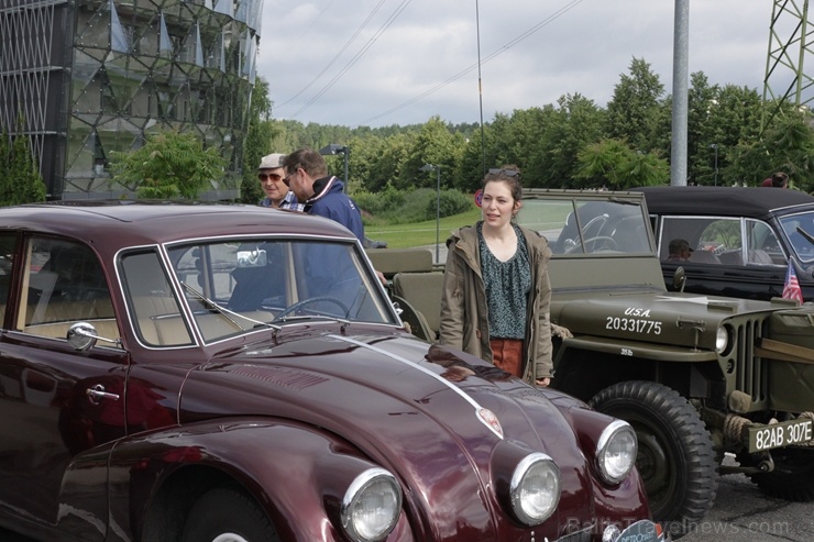 2020. gada 25. jūlijā no Rīgas Motormuzeja uz Cēsīm startēja retro auto parāde 2020. gada 25. jūlijā no Rīgas Motormuzeja uz Cēsīm startēja retro auto parāde