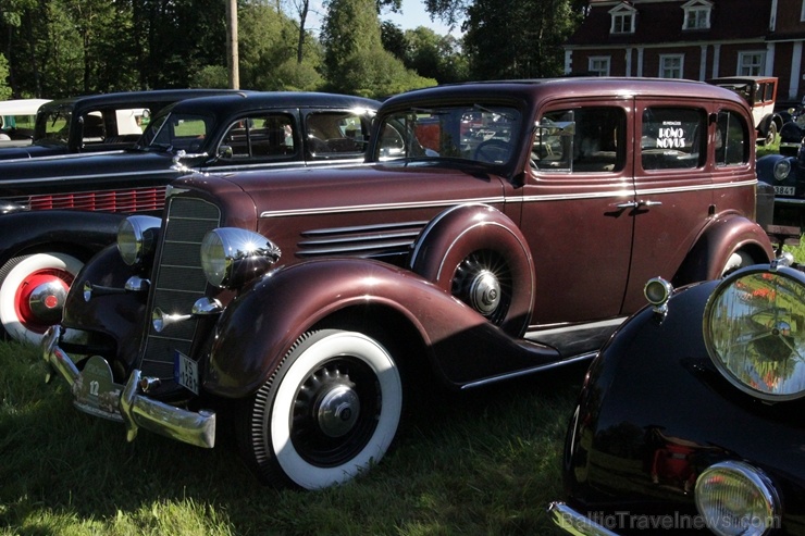 2020. gada 25. jūlijā no Rīgas Motormuzeja uz Cēsīm startēja retro auto parāde 2020. gada 25. jūlijā no Rīgas Motormuzeja uz Cēsīm startēja retro auto parāde