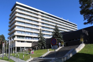 Jūrmalas viesnīca «SemaraH Hotel Lielupe» darbdienās piedāvā birojiem nomainīt darba vidi