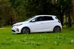 Travelnews.lv apceļo Pierīgu un Jūrmalu ar elektrisko automobili «Renault Zoe»