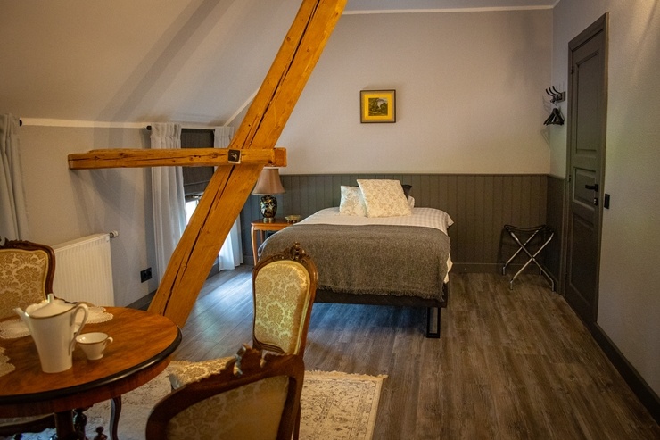 Pirmās bildes no sajūtu viesu mājas «Donas» Smiltenes novadā, kur pirms atklāšanas prezentē unikālu interjeru (+37126447772). Foto: Alise Erģe Pirmās bildes no sajūtu viesu mājas «Donas» Smiltenes novadā, kur pirms atklāšanas prezentē unikālu interjeru (+37126447772). Foto: Alise Erģe 287896
