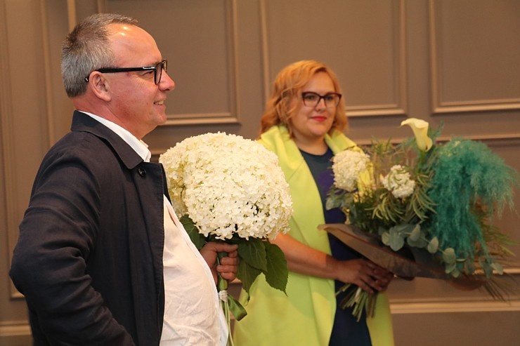 Rīgas viesnīcā «Grand Poet by Semarah Hotels» LMA absolvente Laura Veļa 12.08.2020 atklāj personālizstādi Rīgas viesnīcā «Grand Poet by Semarah Hotels» LMA absolvente Laura Veļa 12.08.2020 atklāj personālizstādi 288277