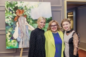 Viesnīcā «Grand Poet by Semarah Hotels» atklāj gleznotājas Lauras Veļas personālizstādi