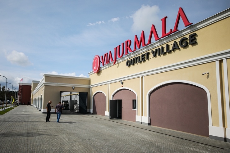 Pierīgā atklāj Baltijā lielāko outlet ciematu 288344