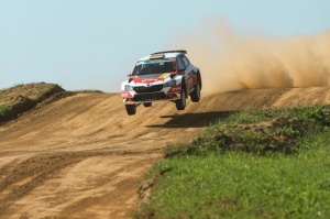 Ilgi gaidītais «Rally Liepāja» pulcē auto fanus no Latvijas un ārzemēm