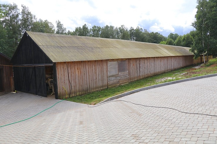 Travelnews.lv iepazīst, nogaršo un izbauda strausu un kazu fermas «Nornieki» viesmīlību Kuldīgas novadā Travelnews.lv iepazīst, nogaršo un izbauda strausu un kazu fermas «Nornieki» viesmīlību Kuldīgas novadā 289453
