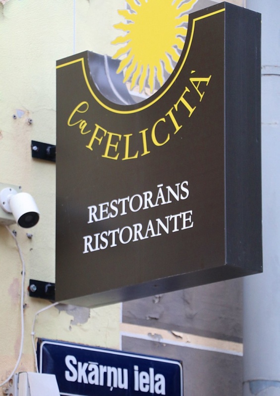 Vecrīgas restorānā «La Felicita» oficiāli prezentē Albano Karisi un Čārlza Gudžera dziesmu Latvijai Vecrīgas restorānā «La Felicita» oficiāli prezentē Albano Karisi un Čārlza Gudžera dziesmu Latvijai 289583