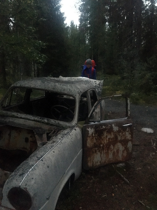 Mežā pamesto volvo sasniedzam jau krēslā 291219