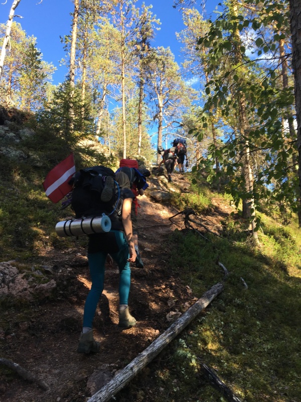 Kāpumi un kritumi itin bieži nomaina cits citu, kopā sporta pulkstenis uzrādīja vairāk nekā 2000 kāpuma metrus Kāpumi un kritumi itin bieži nomaina cits citu, kopā sporta pulkstenis uzrādīja vairāk nekā 2000 kāpuma metrus 291230