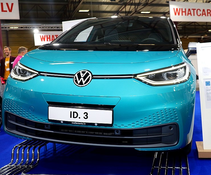 Trīs dienas Ķīpsalā pulcējas autofani uz starptautisko autoindustrijas izstādi ««Auto 2020»» 291474