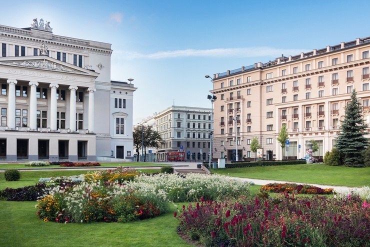 Rīgā Francijas prezidents Emanuels Makrons ar kundzi Brižitu Makronu izvēlas «Grand Hotel Kempinski Riga» Foto: Aksels Zirnis Rīgā Francijas prezidents Emanuels Makrons ar kundzi Brižitu Makronu izvēlas «Grand Hotel Kempinski Riga» Foto: Aksels Zirnis 291817