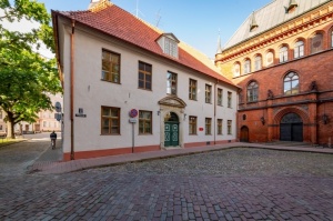 Rīgas vēstures un kuģniecības muzeja fasādes restaurācijas darbi - pirms un pēc