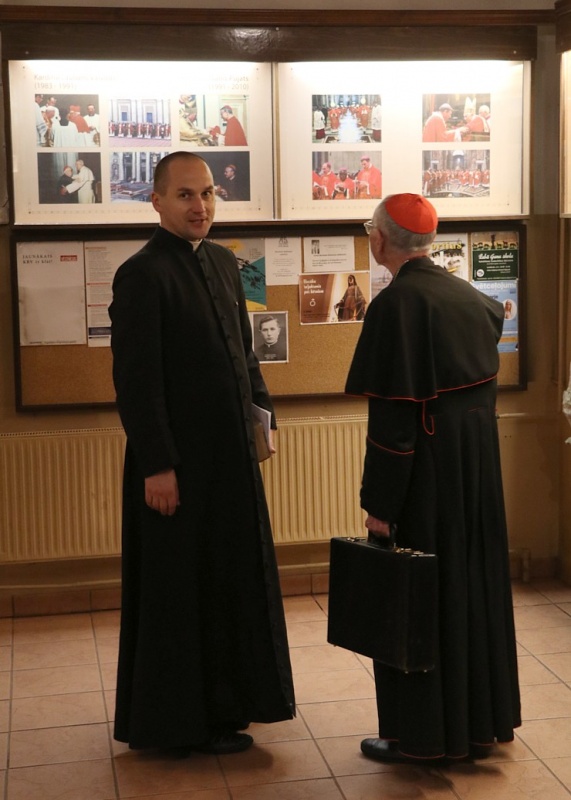 Rīgas Svētā Jēkaba Romas katoļu katedrālē ar svinīgu Sv.Misi atklāj «Svētā Meinarda mantojuma fondu» Rīgas Svētā Jēkaba Romas katoļu katedrālē ar svinīgu Sv.Misi atklāj «Svētā Meinarda mantojuma fondu» 291947