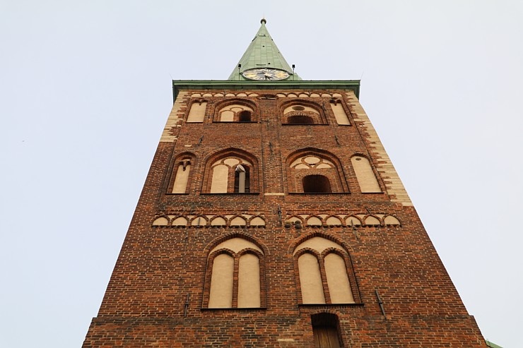 Rīgas Svētā Jēkaba Romas katoļu katedrālē ar svinīgu Sv.Misi atklāj «Svētā Meinarda mantojuma fondu» Rīgas Svētā Jēkaba Romas katoļu katedrālē ar svinīgu Sv.Misi atklāj «Svētā Meinarda mantojuma fondu» 291956