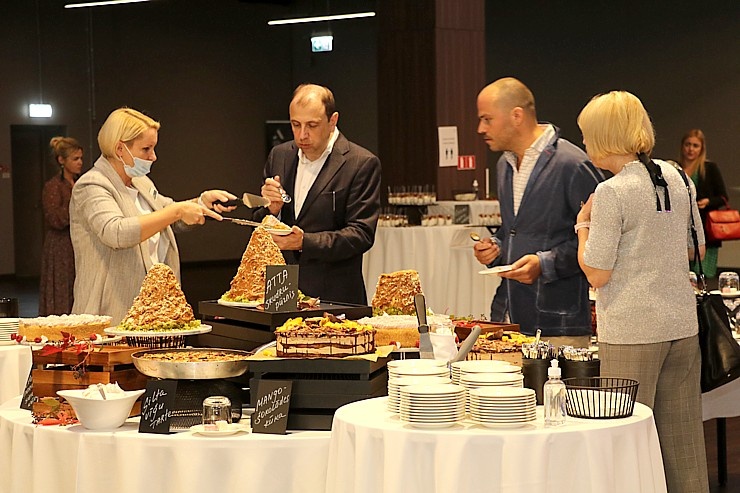 Travelnews.lv klātienē iepazīst Baltijā lielāko konferenču centru «ATTA centre» 292357