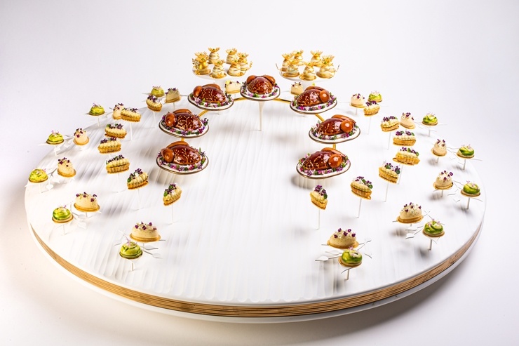 Iepazīsti 54 pavāru konkursa «Bocuse dor Europe 2020» ēdienus no Tallinas - ŠVEICE. Foto: bocusedor.com Iepazīsti 54 pavāru konkursa «Bocuse dor Europe 2020» ēdienus no Tallinas - ŠVEICE. Foto: bocusedor.com 292681