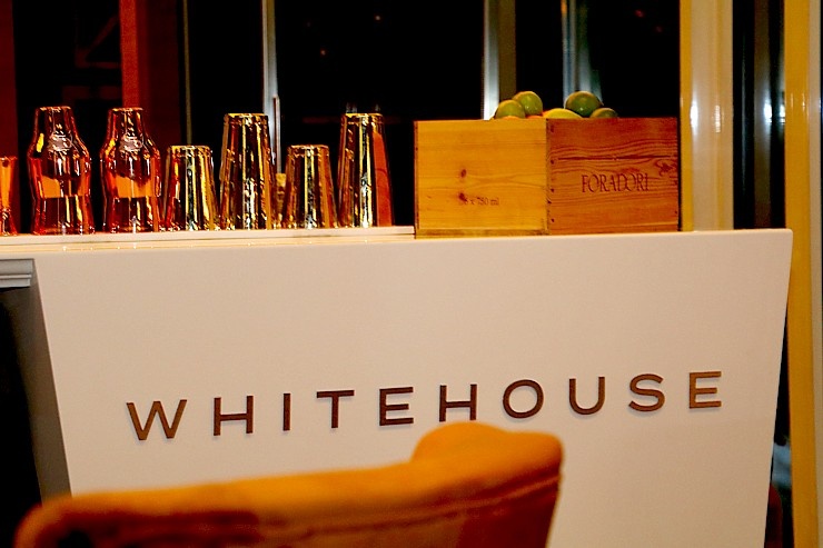 Rīgā atver jaunu augstas klases restorānu «White House» un Travelnews.lv to izgaršo 100 eiro vērtībā Rīgā atver jaunu augstas klases restorānu «White House» un Travelnews.lv to izgaršo 100 eiro vērtībā 292773