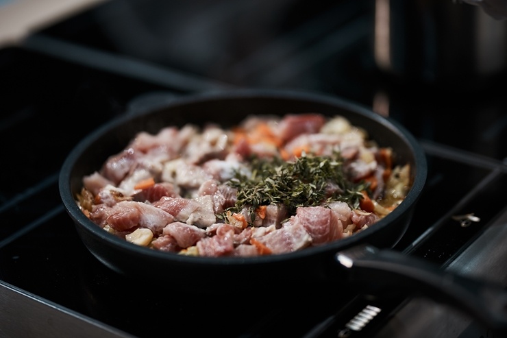 Latvijas pavāra Dināra Zvidriņa dalība Tallinas pavāru konkursā «Bocuse dor Europe 2020». Foto: bocusedor.com Latvijas pavāra Dināra Zvidriņa dalība Tallinas pavāru konkursā «Bocuse dor Europe 2020». Foto: bocusedor.com 292877