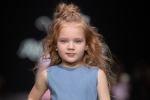 Rīgas modes nedēļa «Riga Fashion Week» piedāvā bērnu apģērbu kolekciju ROCK&MOUSE