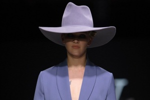 Rīgas modes nedēļa «Riga Fashion Week» piedāvā apģērbu kolekciju IVETA VECMANE