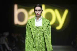 Rīgas modes nedēļa «Riga Fashion Week» piedāvā apģērbu kolekciju NONAME ATELIER