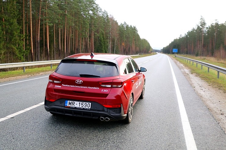 Travelnews.lv ar jauno Dievidkorejas golfa klases spēkratu  - «Hyundai i30» apceļo Latgali 294112