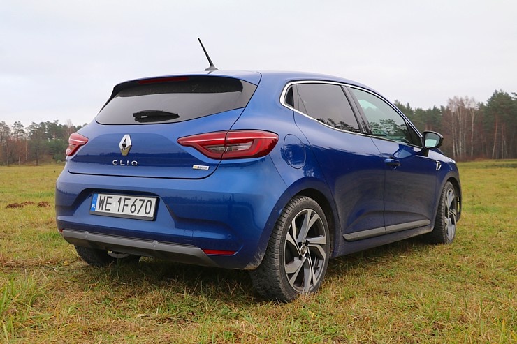 Travelnews.lv ar jauno «Renault Clio» ceļo uz Kārļiem, lai dotos pārgājienā gar Amatu 294425