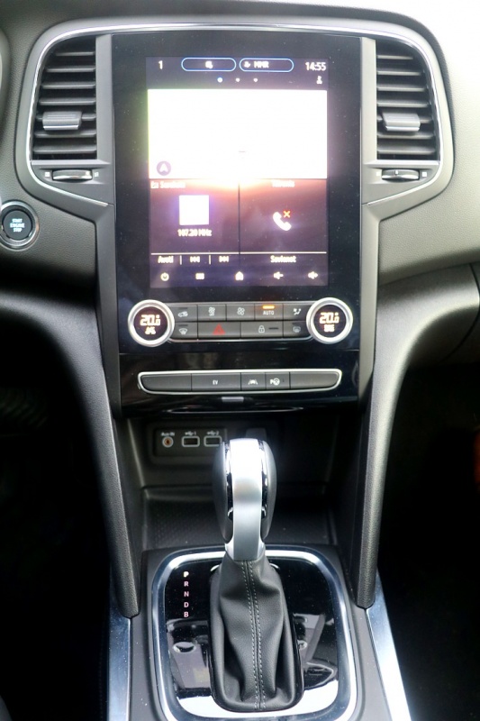 Travelnews.lv ar jauno «Renault Megane INTENS E-TECH 160 PLUG-IN HYBRID» apceļo Vidzemi 294800