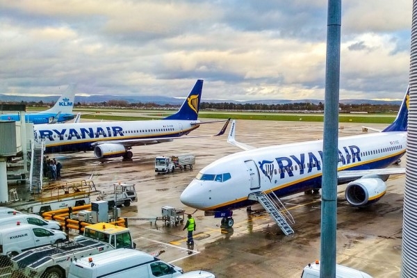 «Ryanair» pirmo reizi kopš 1997. gada kļūst par lidsabiedrību bez parādiem