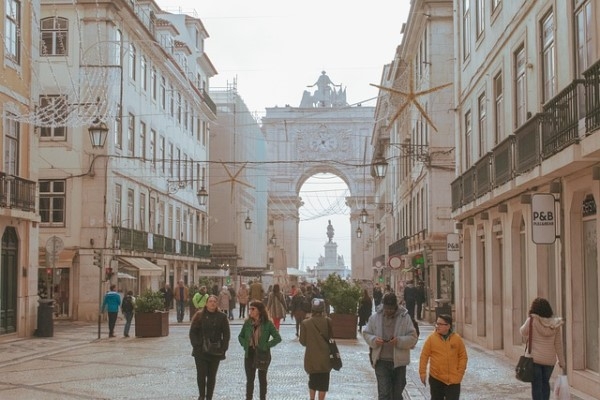 25. augusts vēsturē: Ugunsgrēks iznīcina Lisabonas centru