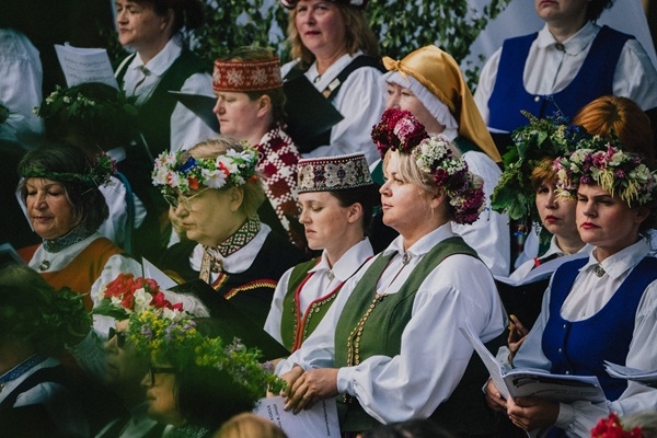Dienvidkurzemes novads: Uguns, dziesma un jūra – grandioza sadziedāšanās Bernātos
