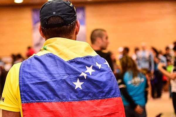 Venezuelu satricinājuši divi ļoti spēcīgi zemestrīču triecieni (video)