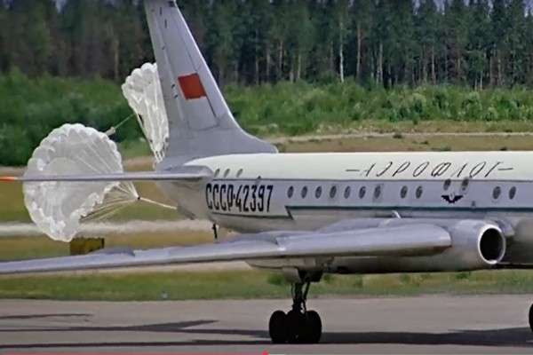 15. septembris vēsturē: Pasažieru pārvadājumus sāk ar «Tu-104»